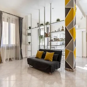 https://in-rome-in-love-in-bike.it-romehotels.com